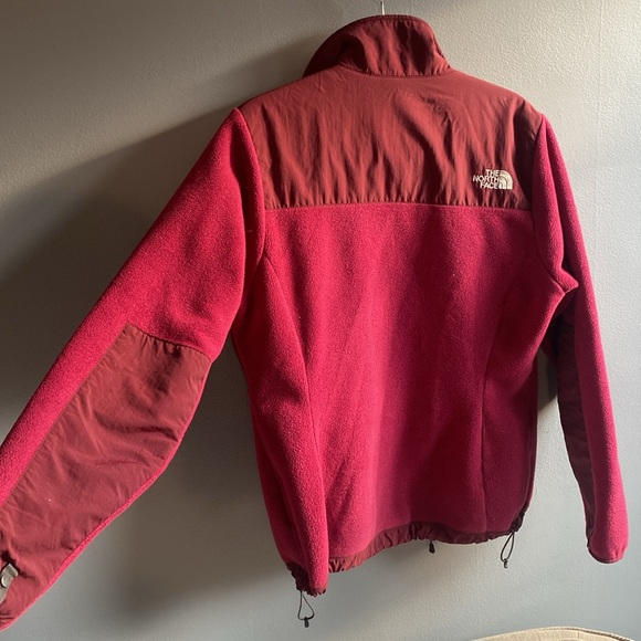North Face Denali Jacket in Burgundy - Picture 4 of 4